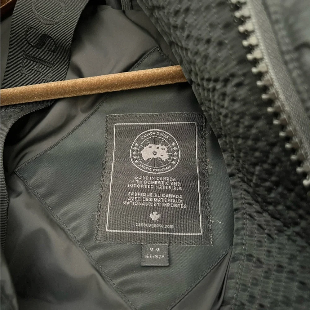 🎄🥗Like new condition Canada Goose MCKENNA Coat Black Size M - Picture 11 of 15